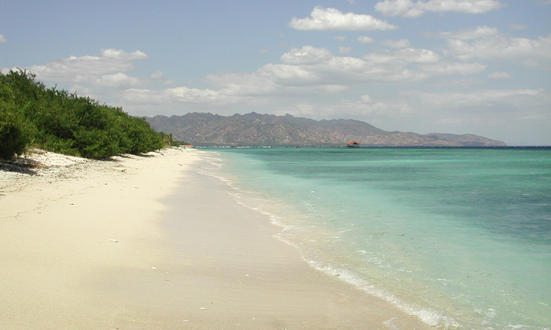 Gili Meno west coast beach