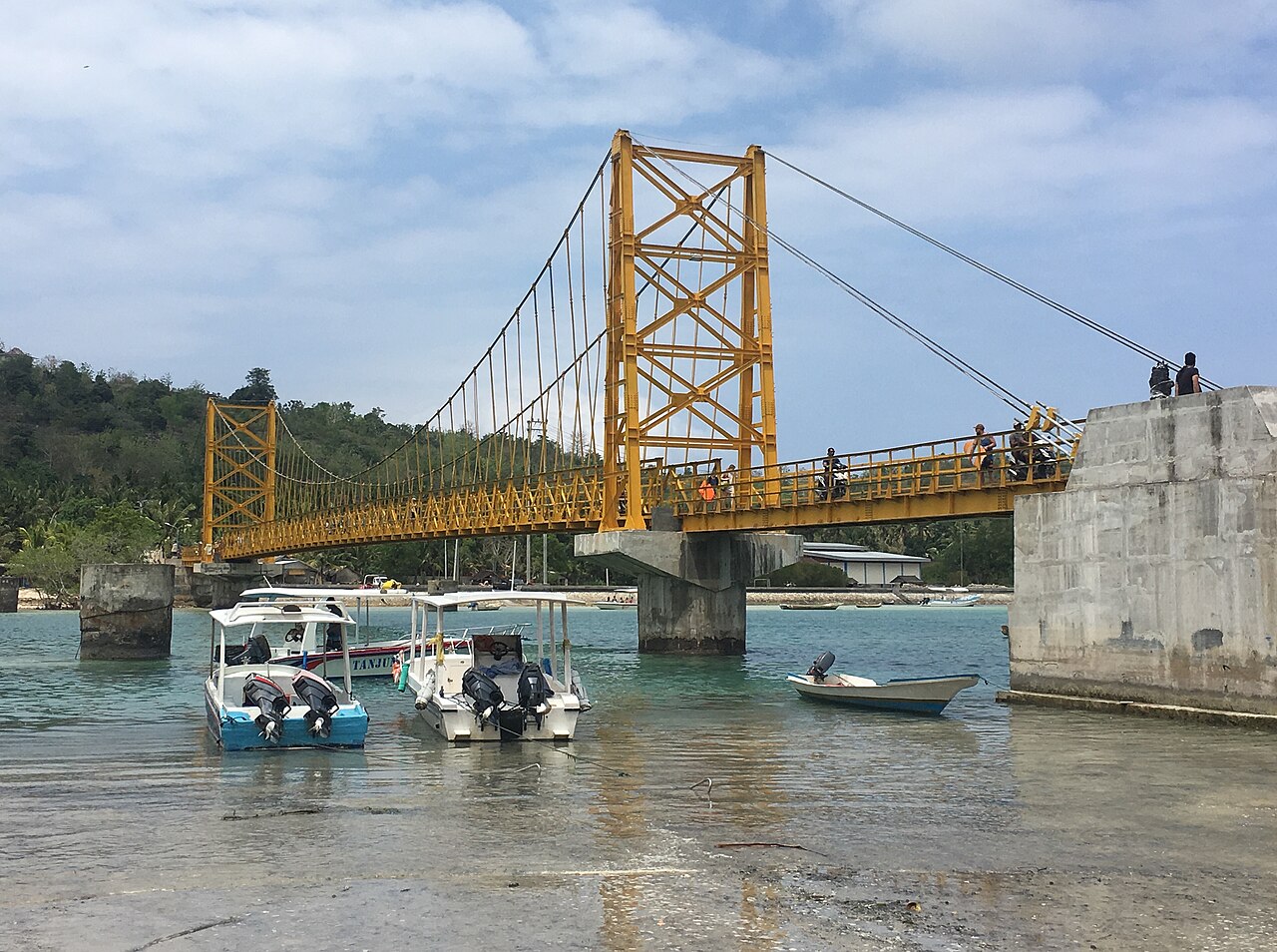 Yellow Bridge to Nusa Ceningan