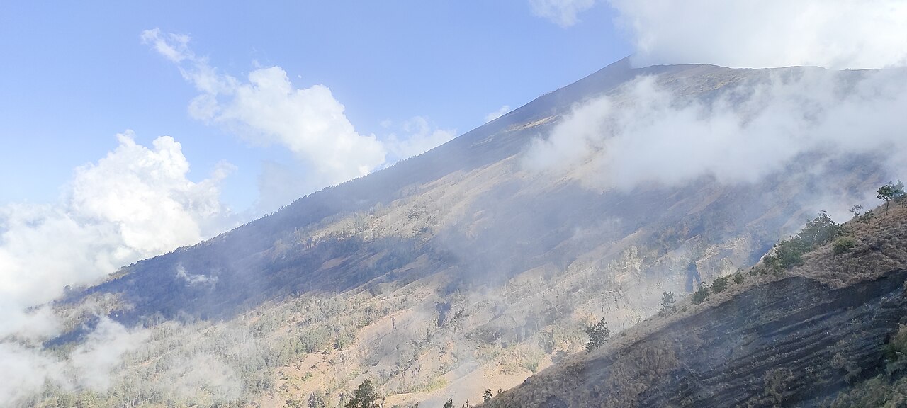 Mount Rinjani summit view